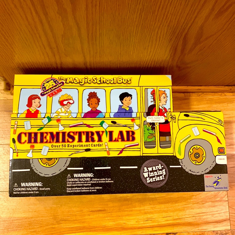 Magic School Bus Chemistry Lab set with information experiment cards GUC